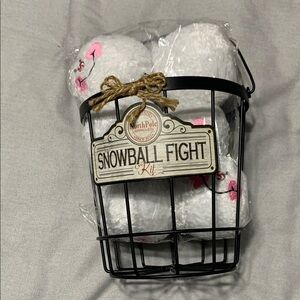 NIP Snowball Fight Kit - White